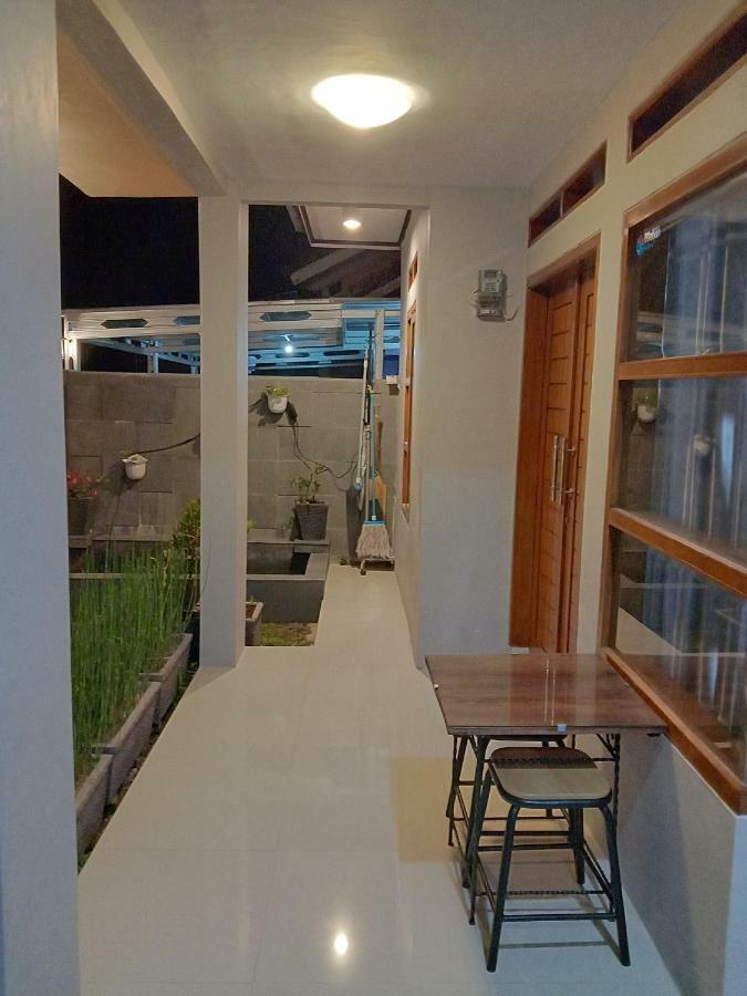 Guesthouse - Lubna Homestay Kuningan Buitenkant foto